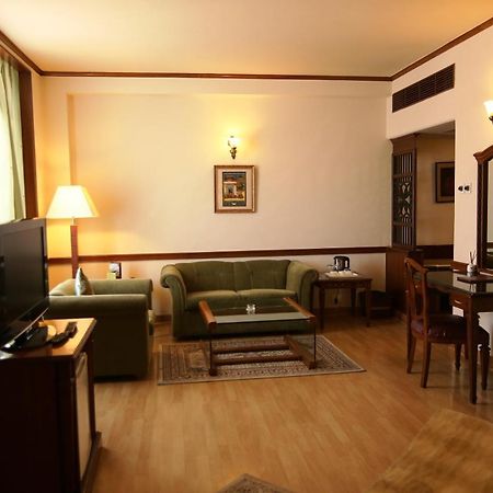 Hotel President Jalandhar Bagian luar foto
