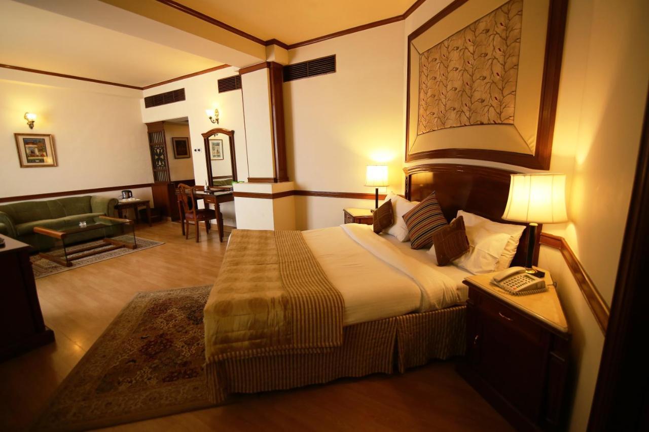 Hotel President Jalandhar Bagian luar foto