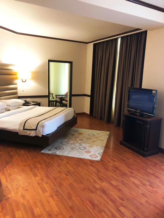 Hotel President Jalandhar Bagian luar foto
