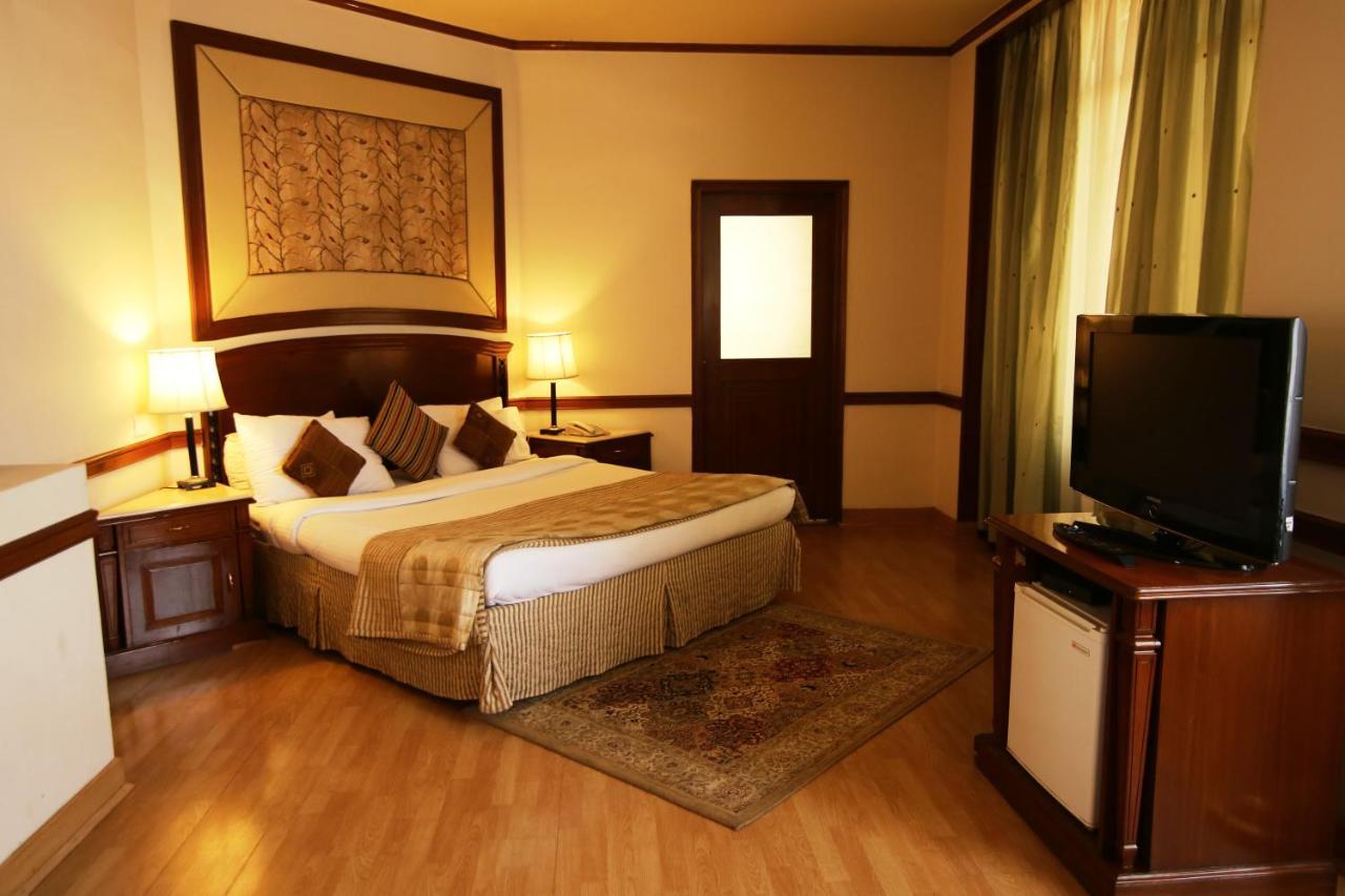 Hotel President Jalandhar Bagian luar foto