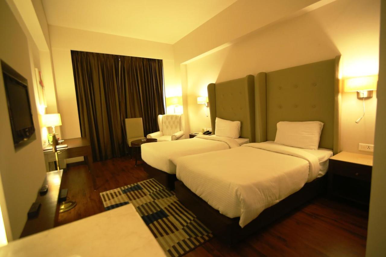 Hotel President Jalandhar Bagian luar foto