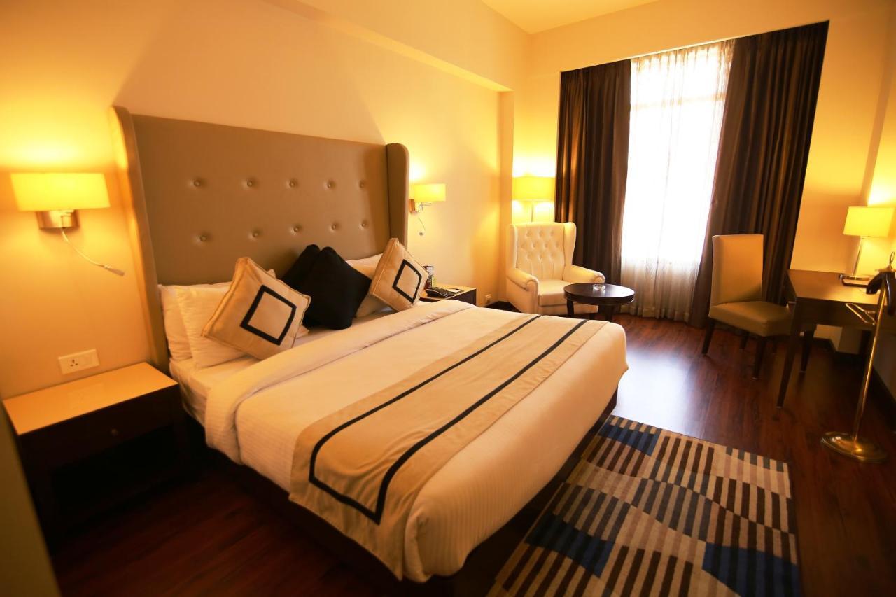 Hotel President Jalandhar Bagian luar foto