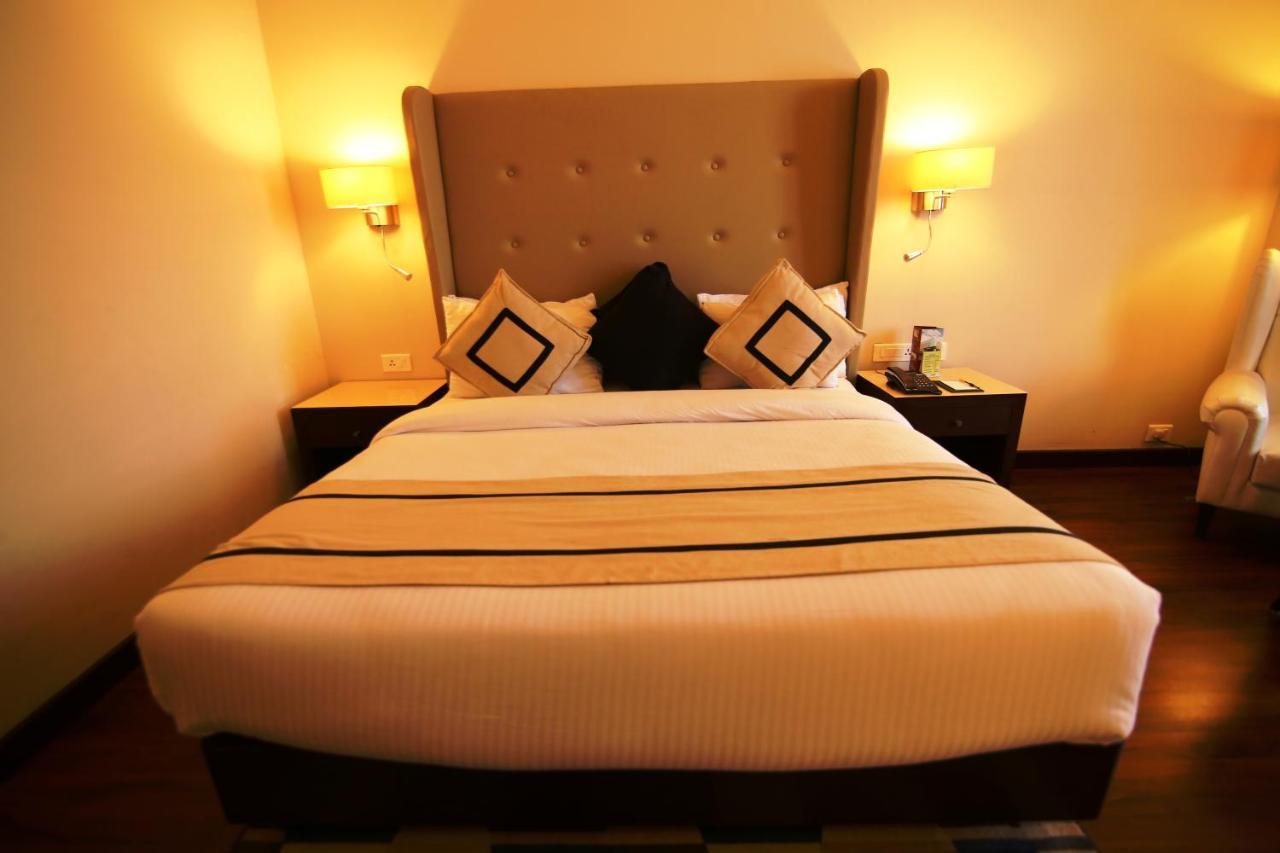 Hotel President Jalandhar Bagian luar foto