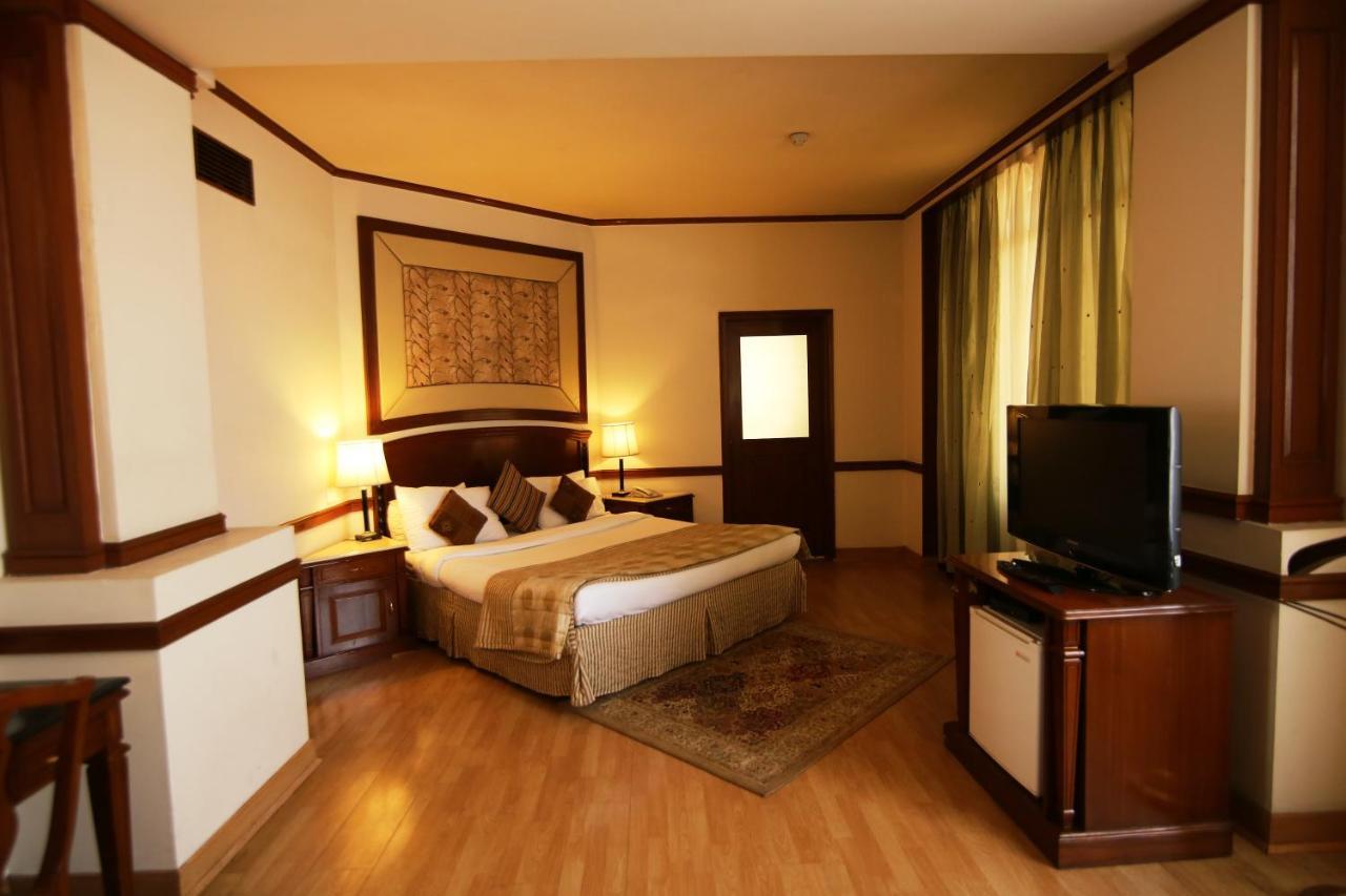 Hotel President Jalandhar Bagian luar foto