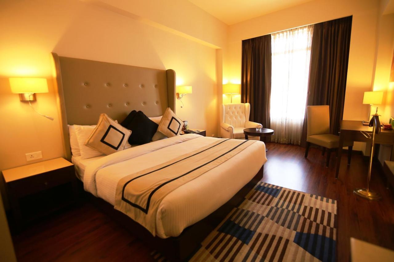 Hotel President Jalandhar Bagian luar foto